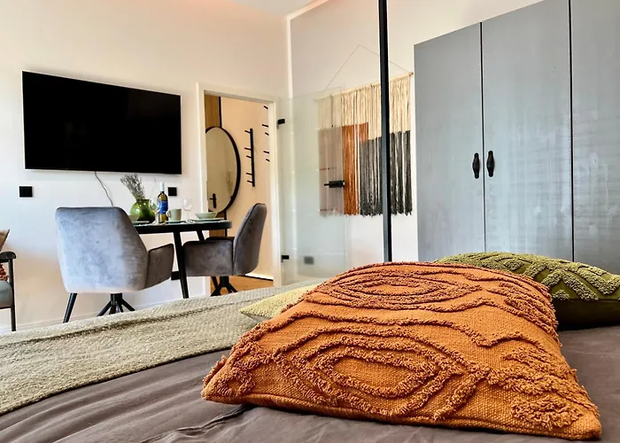 Edler Wohnraum Luxurioeses Studio Im Zentrum Mit Balkon, Kaffeevollautomat, Klima & Parkplatz
