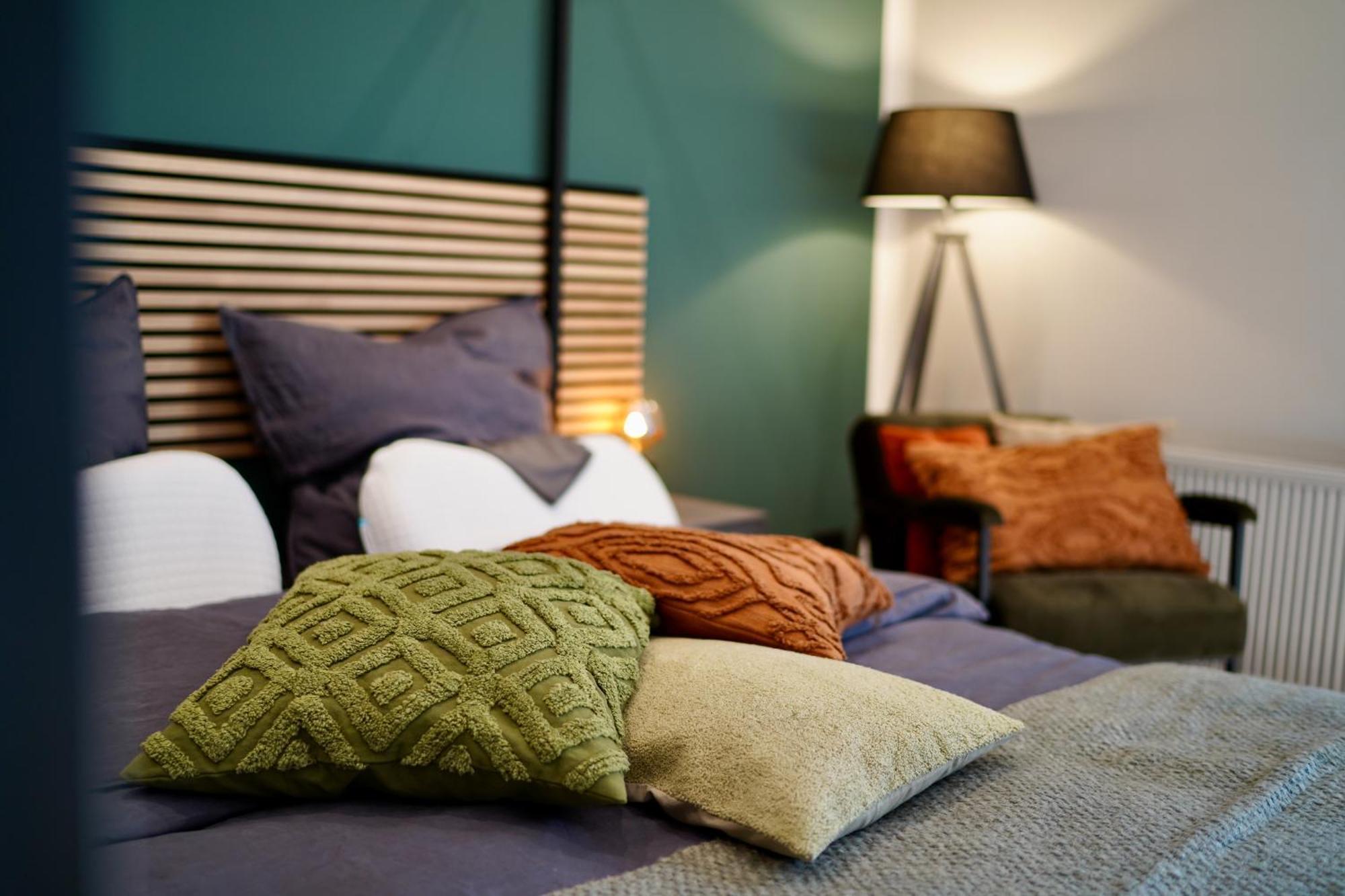 Edler Wohnraum Luxurioeses Im Zentrum Mit Balkon, Kaffeevollautomat, Klima & Parkplatz * Zwickau